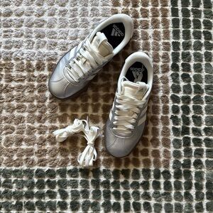 Adidas Womens Vl Court 3.0 Silver Fashion Sneaker Size 6 Medium (B, M)
